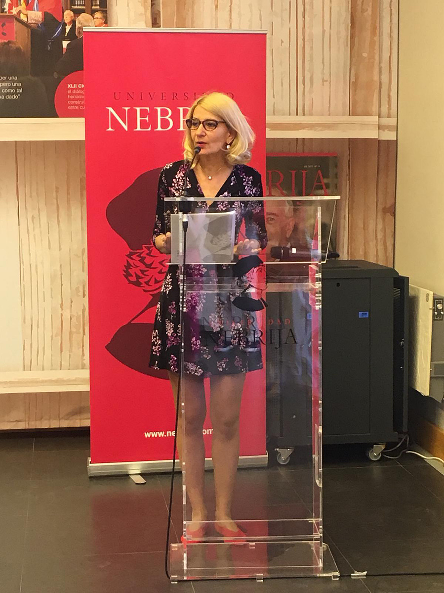 Exposición Apátridas: El laberinto de los invisibles, comisariada por Zara Fernández de Moya en la Universidad Nebrija