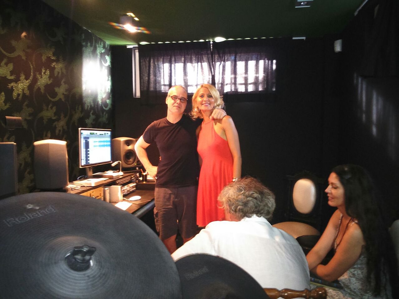 Momento del homenaje a José Luis Sampedro en el Espacio de Fundación Telefónica, organizado por Zara Fernández de Moya y José Manuel Lucía.