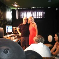 Momento del homenaje a José Luis Sampedro en el Espacio de Fundación Telefónica, organizado por Zara Fernández de Moya y José Manuel Lucía.