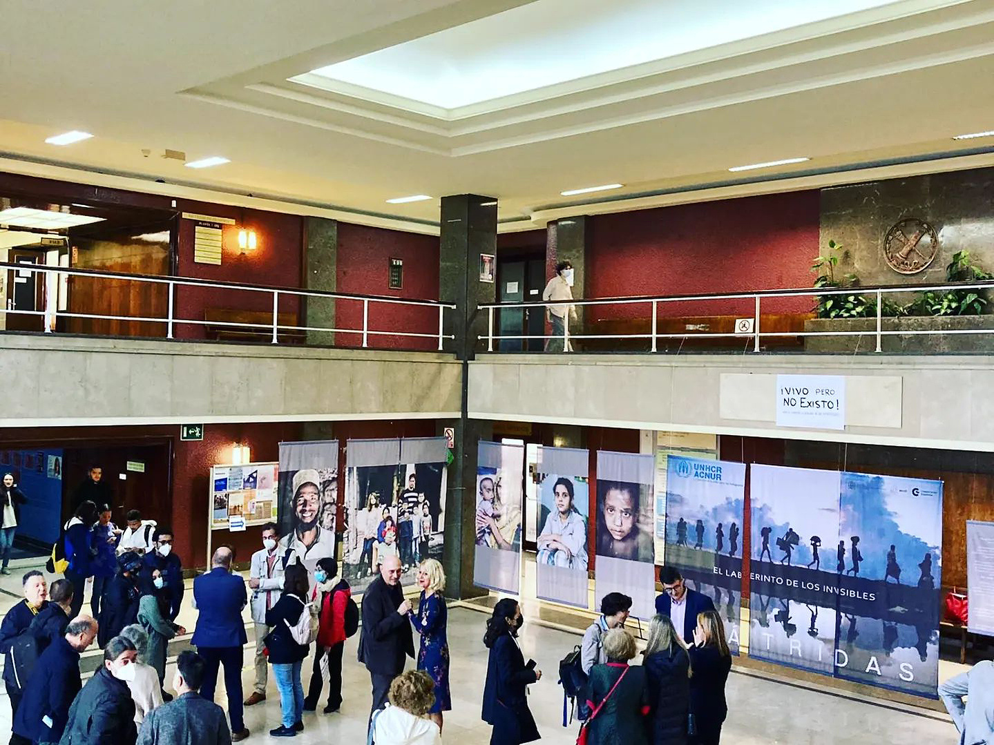 Exposición Apátridas: El laberinto de los invisibles, comisariada por Zara Fernández de Moya en la Facultad de Filología UCM