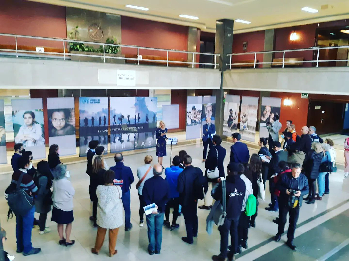 Exposición Apátridas: El laberinto de los invisibles, comisariada por Zara Fernández de Moya en la Facultad de Filología UCM