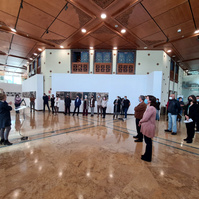 Zara Fernández de Moya, comisaria de la exposición "Por una biología de la imagen" en el Centro Gallego de Arte contemporáneo
