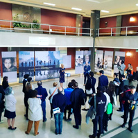 Exposición Apátridas: El laberinto de los invisibles, comisariada por Zara Fernández de Moya en la Facultad de Filología UCM