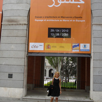 Zara Fernández de Moya, directora de la exposición Yusur-Puentes: Paisaje y arquitectura en Marruecos y España, que formó parte del programa cultural de la Presidencia española de la Unión Europea