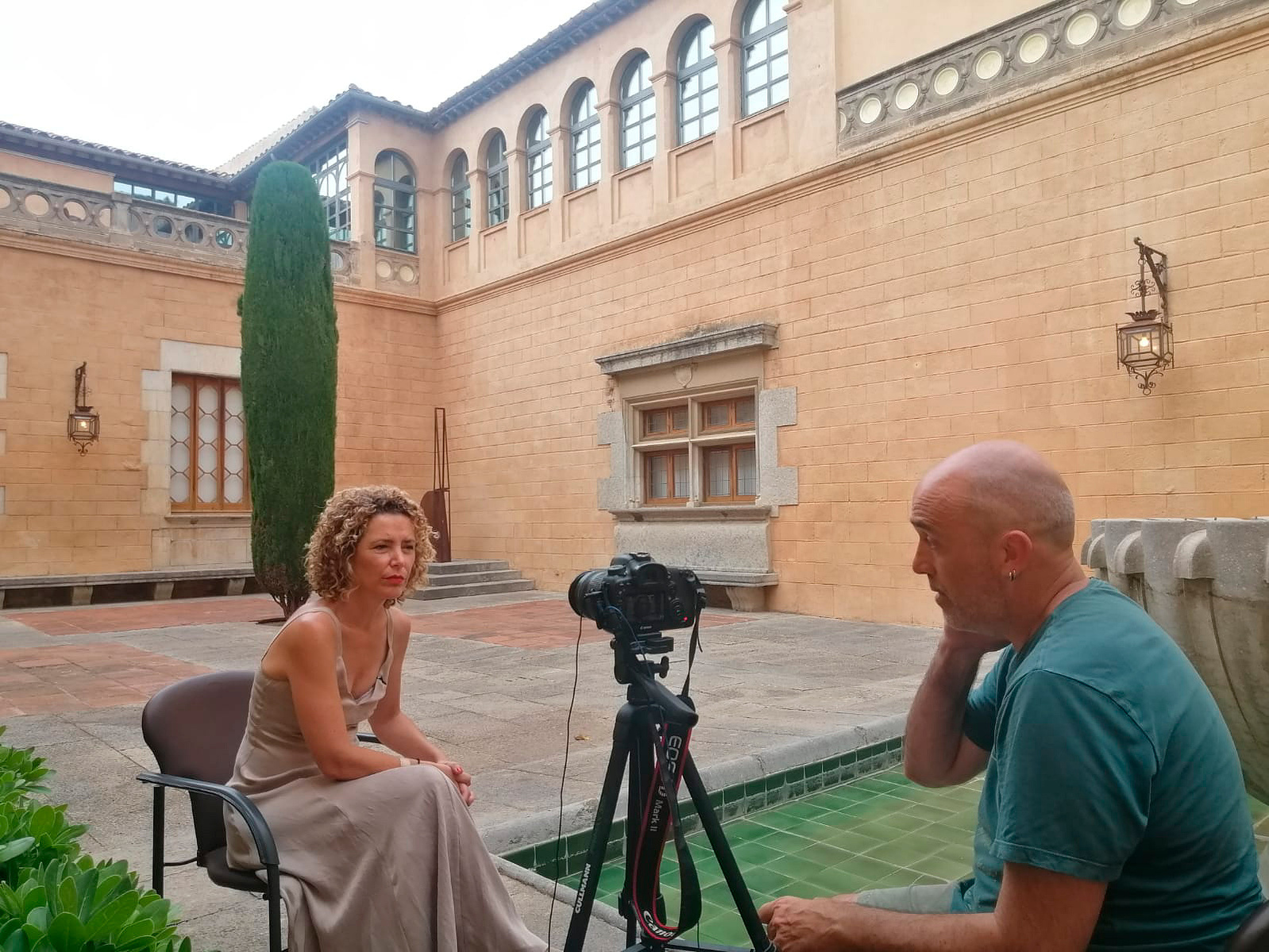Zara Fernández de Moya, comisaria de la exposición "Trilogía del Alma" en la Fundación Vila Casas