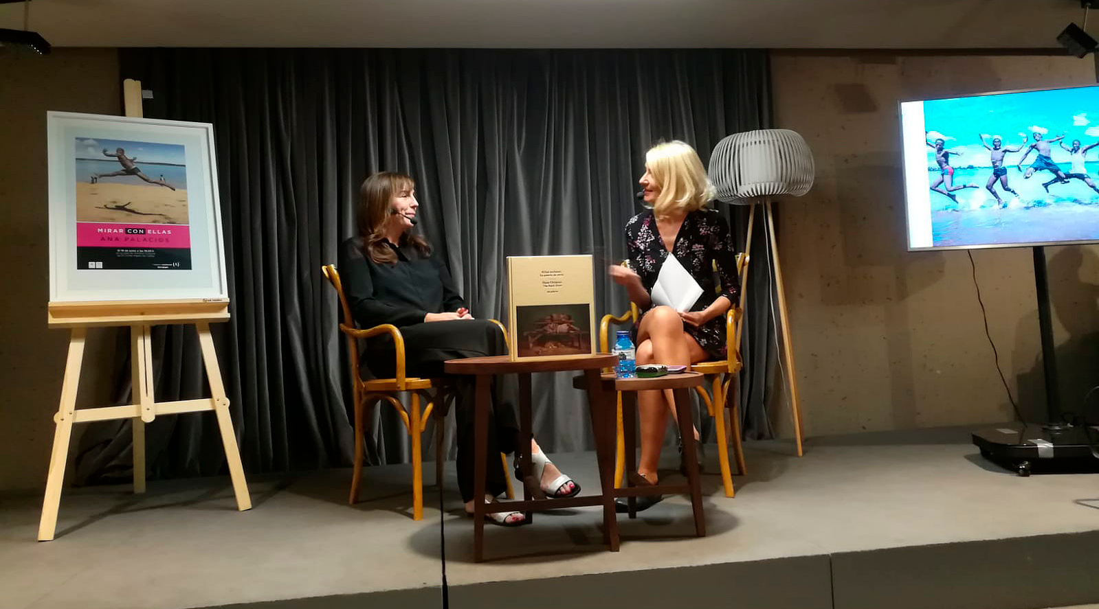 Conversación "Mirar con ellas" con Ana Palacios y Zara Fernández De Moya