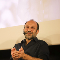 Acto en la Academia de Cine sobre la exposición La Acera, de Asghar Farhadi, comisariada por Zara Fernández de Moya. Fotografía @ Serafín Palazón