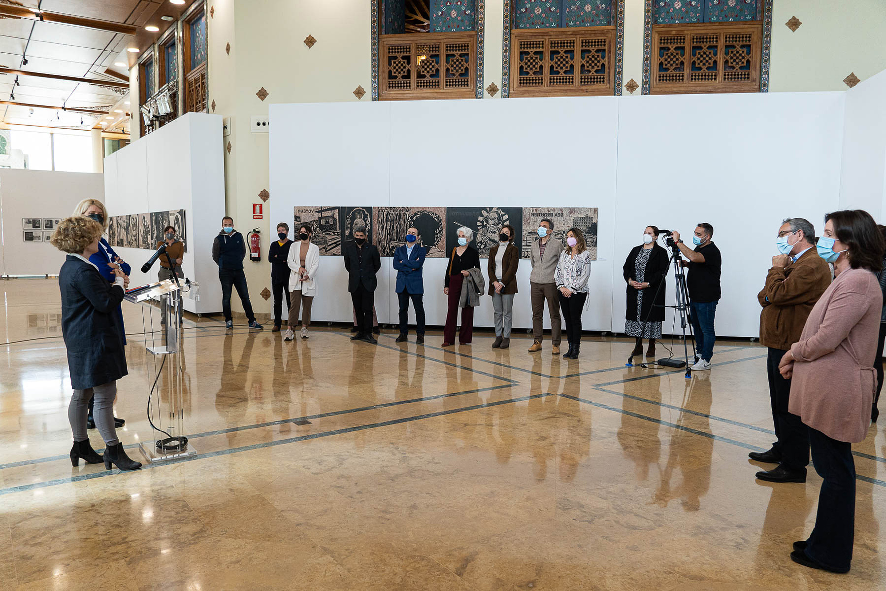 Zara Fernández de Moya, comisaria de la exposición "Por una biología de la imagen" en el Centro Gallego de Arte contemporáneo