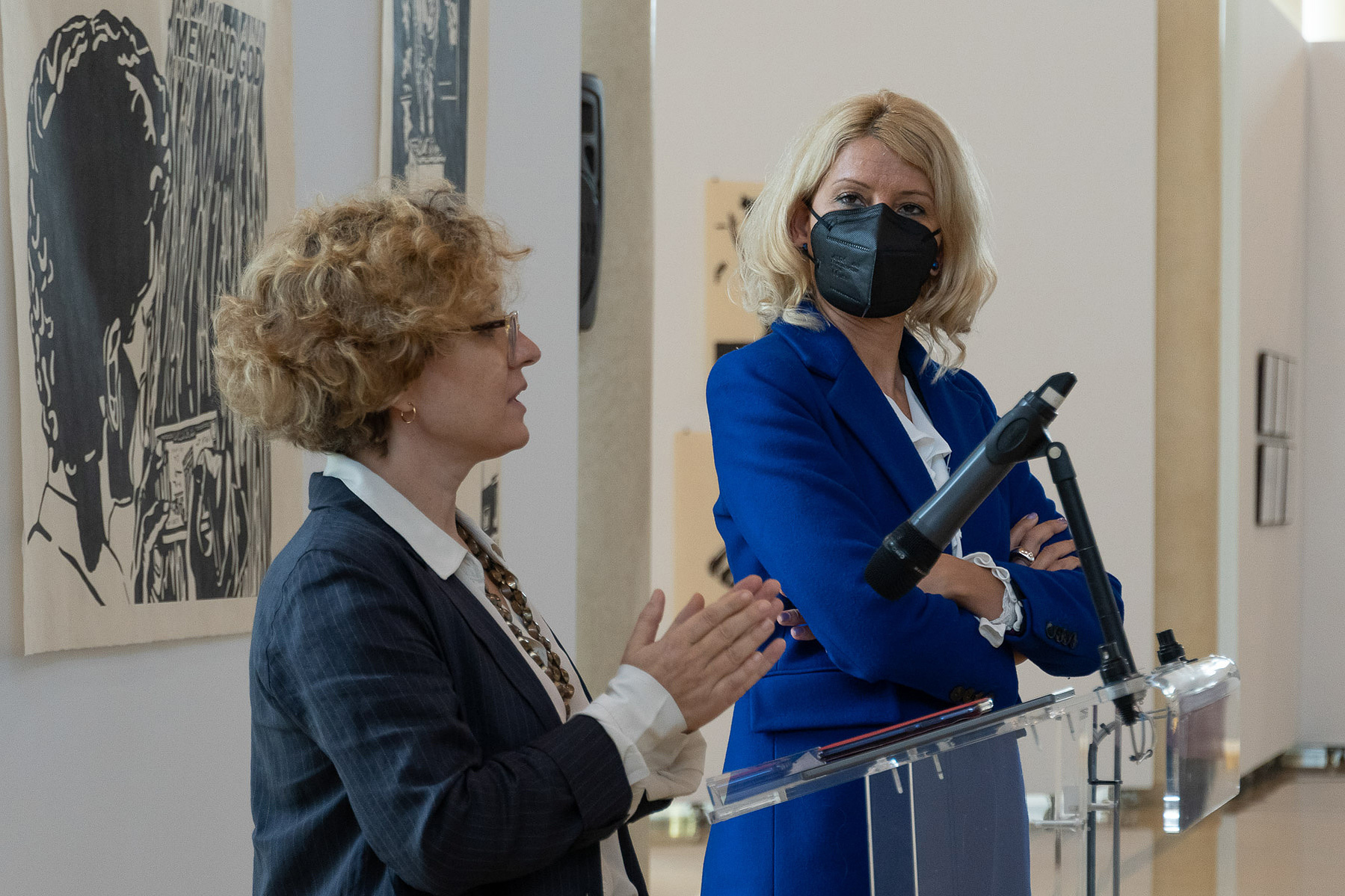 Zara Fernández de Moya, comisaria de la exposición "Por una biología de la imagen" en el Centro Gallego de Arte contemporáneo