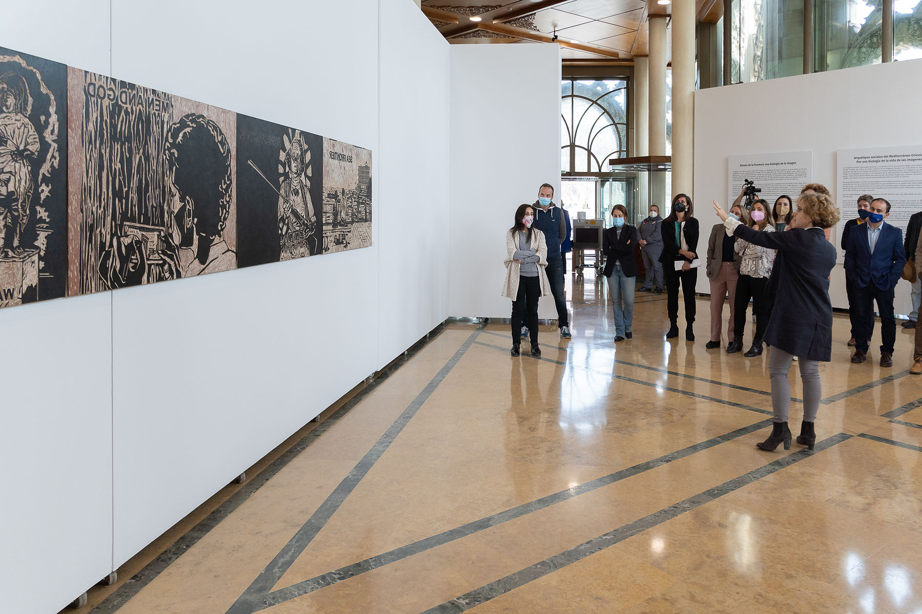 Zara Fernández de Moya, comisaria de la exposición "Por una biología de la imagen" en el Centro Gallego de Arte contemporáneo