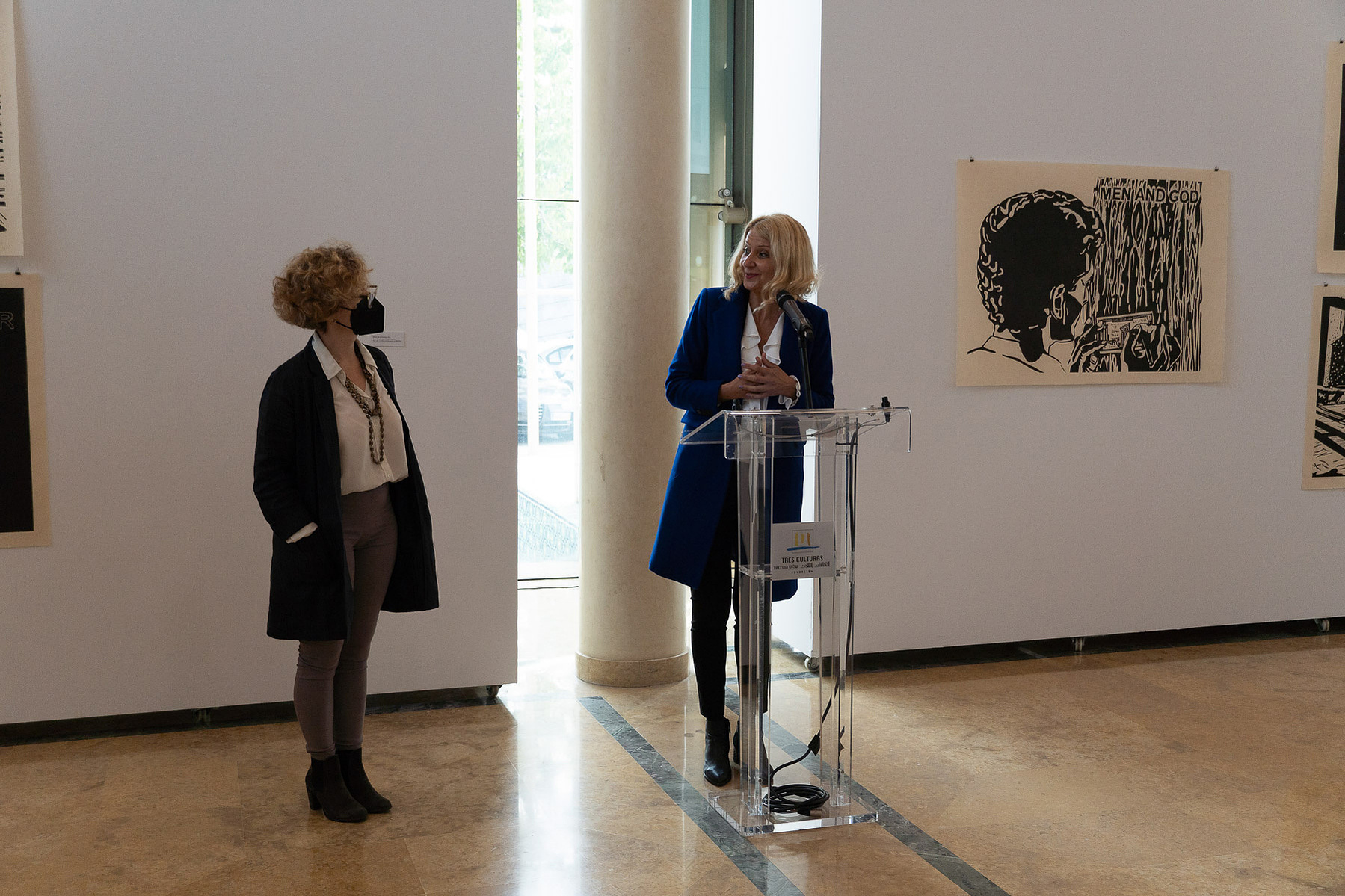 Zara Fernández de Moya, comisaria de la exposición "Por una biología de la imagen" en el Centro Gallego de Arte contemporáneo