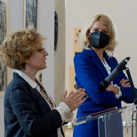 Zara Fernández de Moya, comisaria de la exposición "Por una biología de la imagen" en el Centro Gallego de Arte contemporáneo