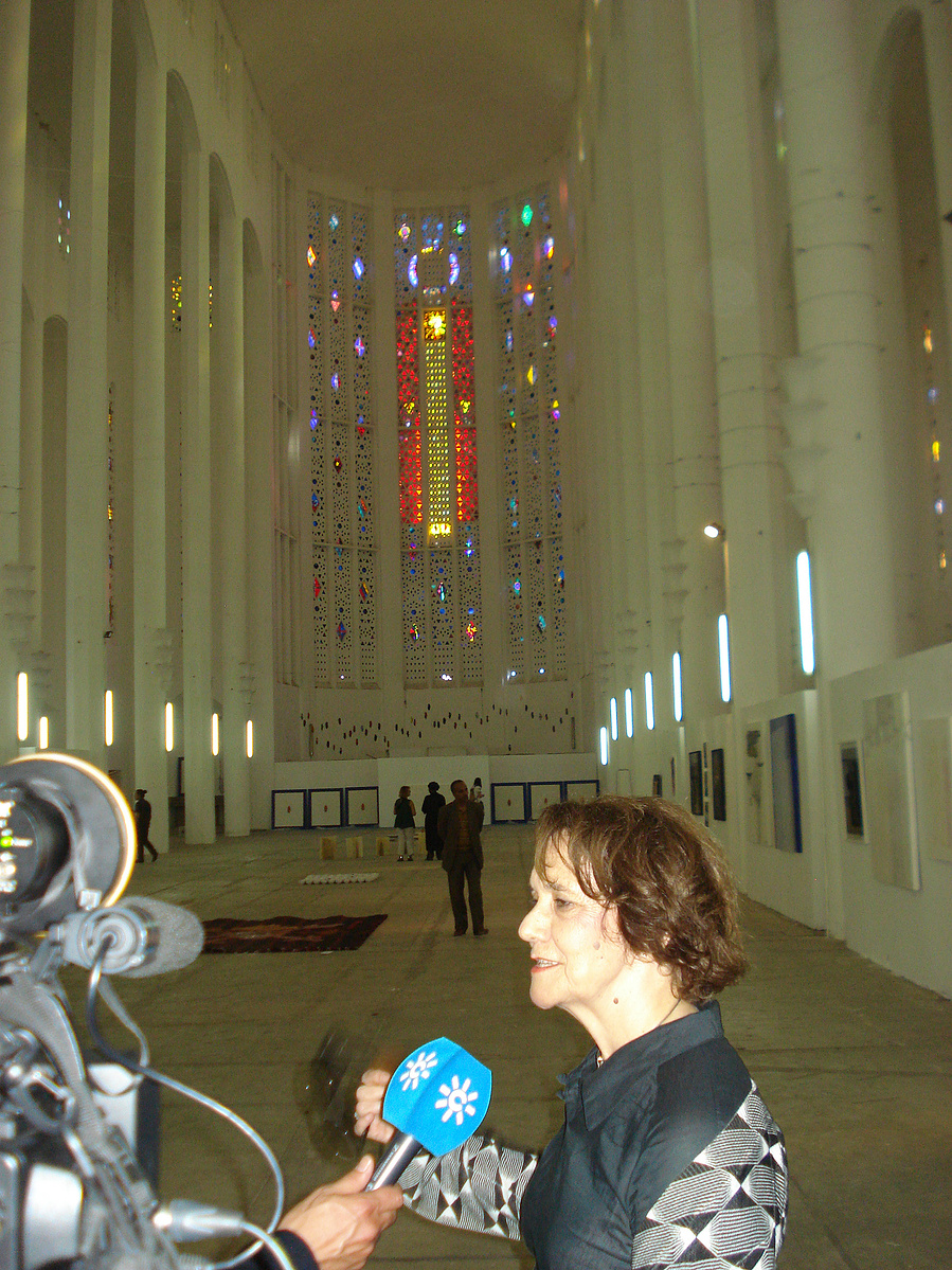 Zara Fernández de Moya comisariando a ocho artistas españoles en la Primera Bienal de Casablanca en 2012
