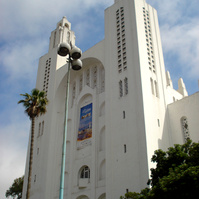 Zara Fernández de Moya comisariando a ocho artistas españoles en la Primera Bienal de Casablanca en 2012