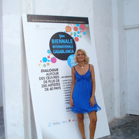 Zara Fernández de Moya comisariando a ocho artistas españoles en la Primera Bienal de Casablanca en 2012