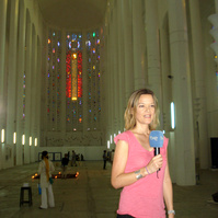 Zara Fernández de Moya comisariando a ocho artistas españoles en la Primera Bienal de Casablanca en 2012