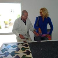 Zara Fernández de Moya comisariando a ocho artistas españoles en la residencia de Artistas de Ifiltry (Marruecos)