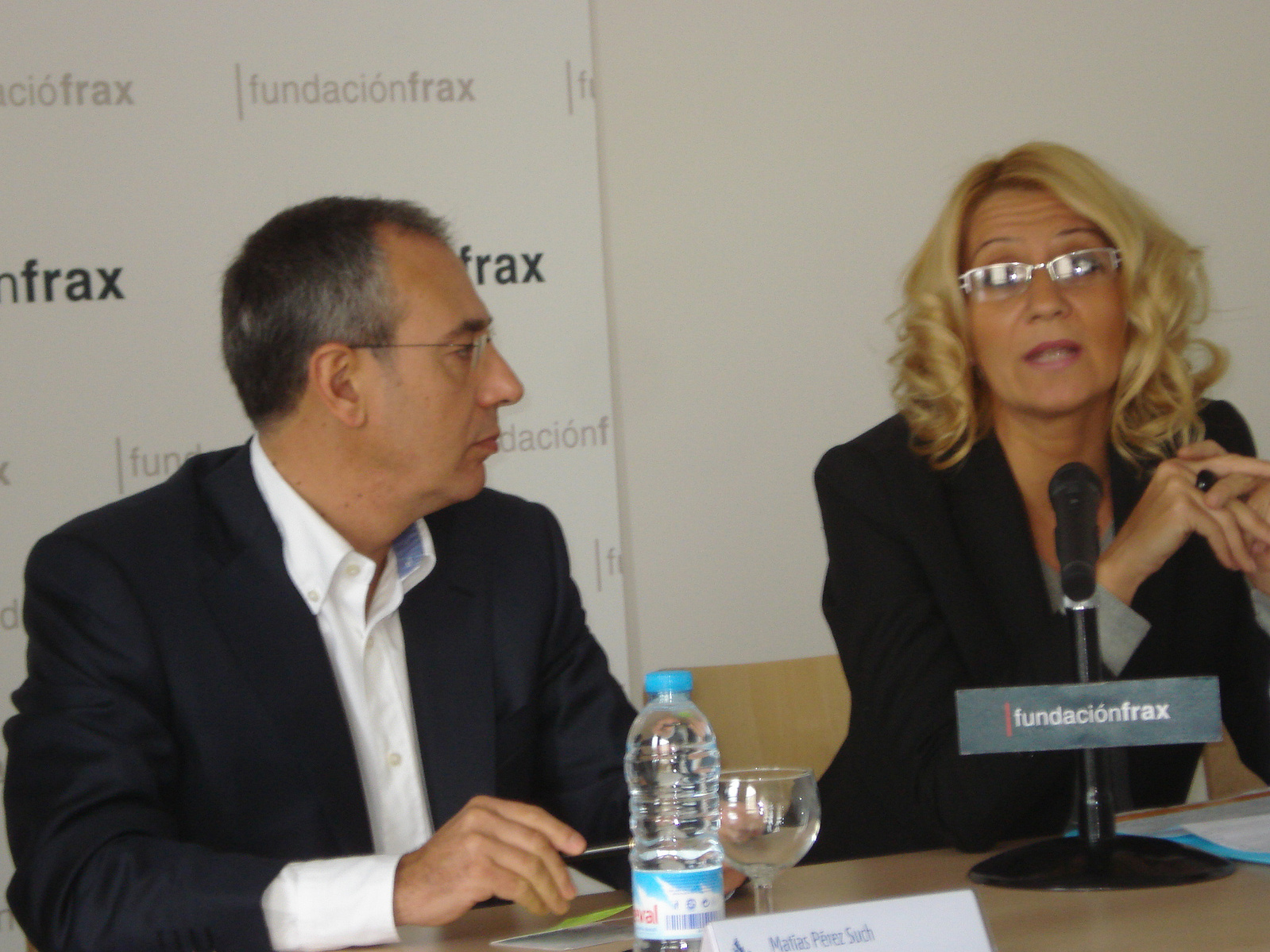 Zara Fernández de Moya presenta la exposición Yusur-Puentes: Paisaje y arquitectura en Marruecos y España, que formó parte del programa cultural de la Presidencia española de la Unión Europea