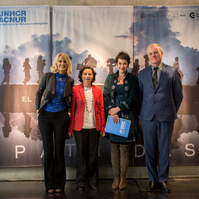 Exposición Apátridas: El laberinto de los invisibles, comisariada por Zara Fernández de Moya en Caixa Forum Madrid