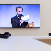 Exposición La Acera, de Asghar Farhadi, en Santiago de Compostela. Centro Galego de Arte Contemporánea, comisariada por Zara Fernández de Moya
