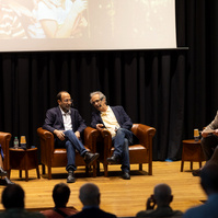 Exposición La Acera, de Asghar Farhadi, en Santiago de Compostela. Centro Galego de Arte Contemporánea, comisariada por Zara Fernández de Moya