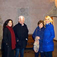 Zara Fernández de Moya y Santiago Olmo, comisarios de la exposición Miradas Paralelas. Irán-España: fotógrafas en el espejo en la Fundación Vila Casas