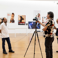 Exposición La Acera, de Asghar Farhadi, en Santiago de Compostela. Centro Galego de Arte Contemporánea, comisariada por Zara Fernández de Moya