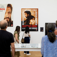 Exposición La Acera, de Asghar Farhadi, en Santiago de Compostela. Centro Galego de Arte Contemporánea, comisariada por Zara Fernández de Moya