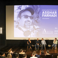 Acto en la Academia de Cine sobre la exposición La Acera, de Asghar Farhadi, comisariada por Zara Fernández de Moya. Fotografía @ Serafín Palazón