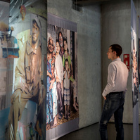 Exposición Apátridas: El laberinto de los invisibles, comisariada por Zara Fernández de Moya en Caixa Forum Madrid