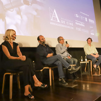 Acto en la Academia de Cine sobre la exposición La Acera, de Asghar Farhadi, comisariada por Zara Fernández de Moya. Fotografía @ Serafín Palazón