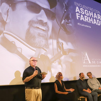 Acto en la Academia de Cine sobre la exposición La Acera, de Asghar Farhadi, comisariada por Zara Fernández de Moya. Fotografía @ Serafín Palazón