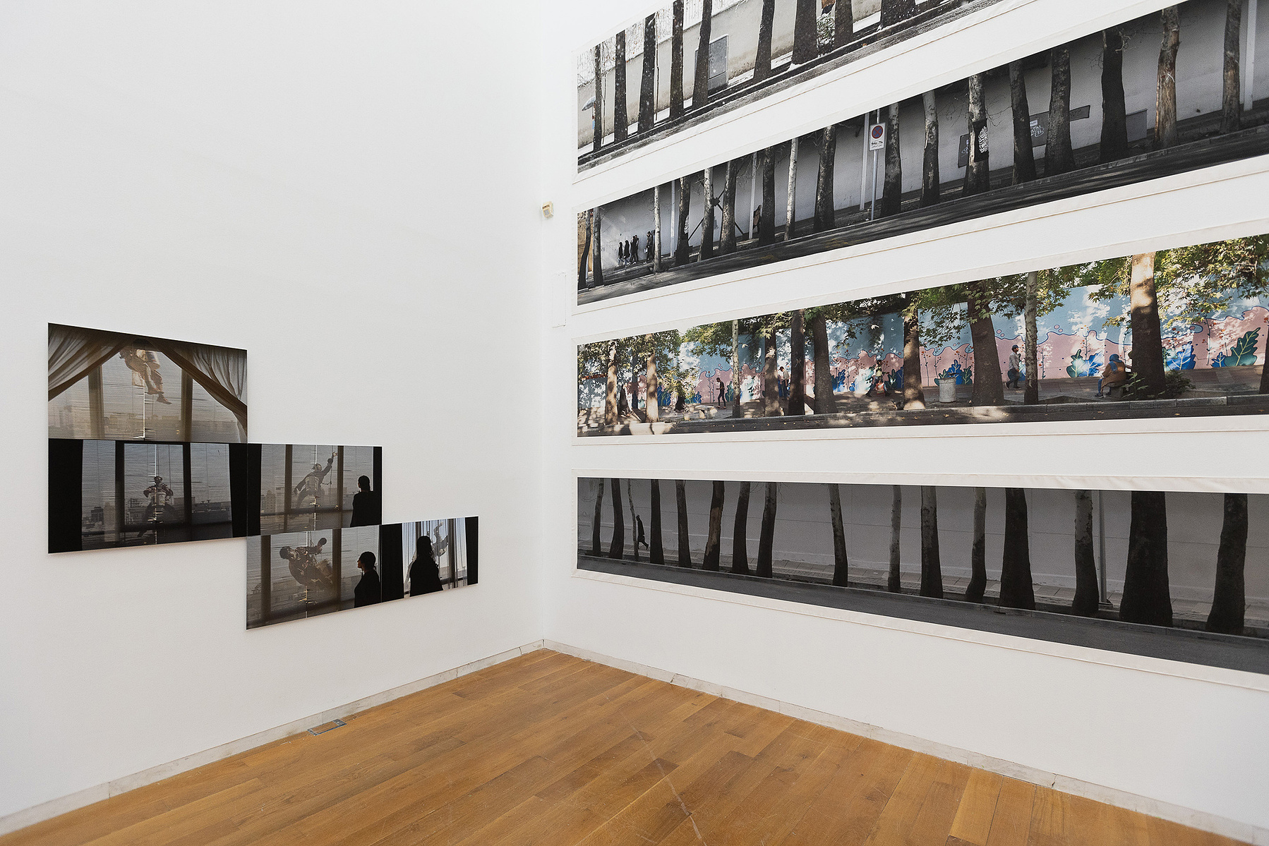 Exposición La Acera, de Asghar Farhadi, en Santiago de Compostela. Centro Galego de Arte Contemporánea, comisariada por Zara Fernández de Moya