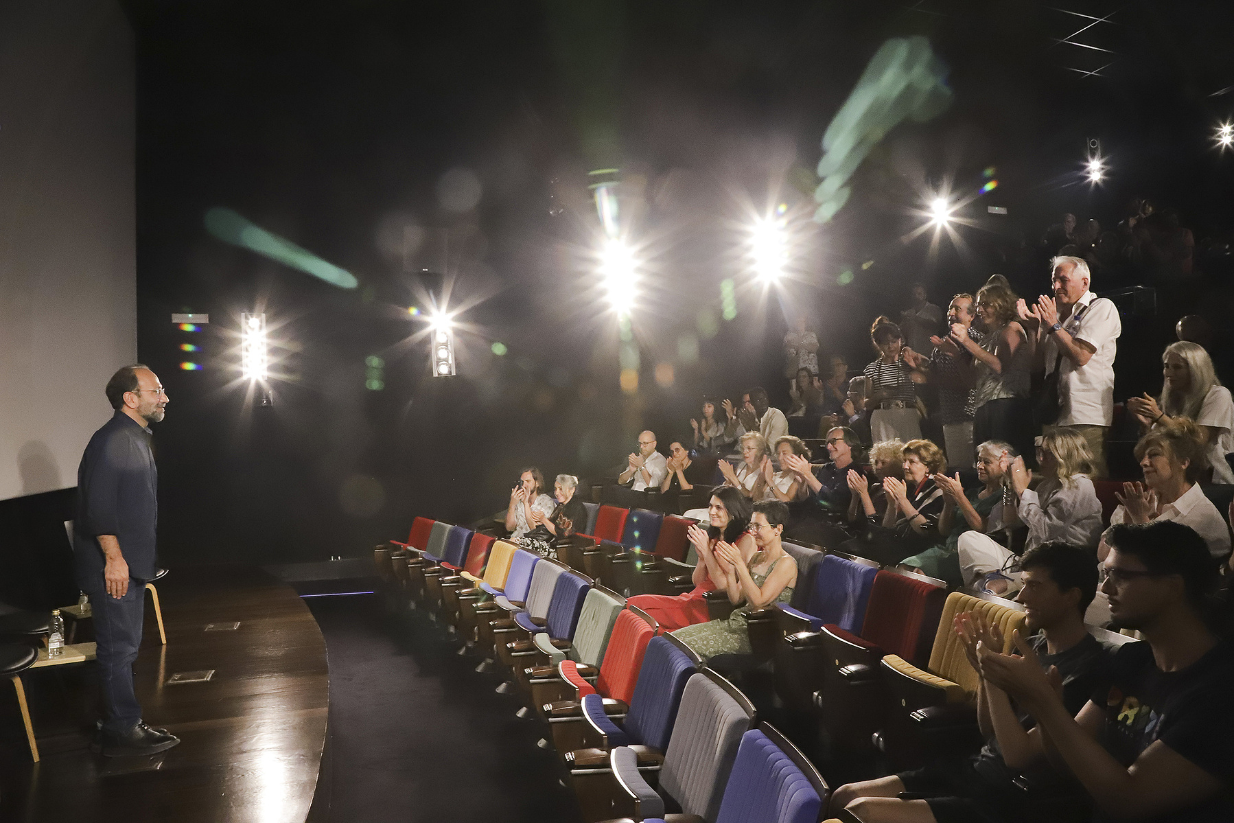 Acto en la Academia de Cine sobre la exposición La Acera, de Asghar Farhadi, comisariada por Zara Fernández de Moya. Fotografía @ Serafín Palazón