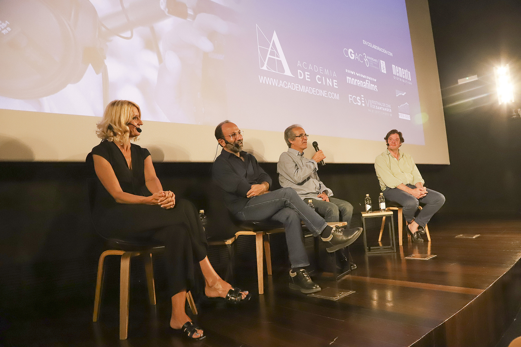 Acto en la Academia de Cine sobre la exposición La Acera, de Asghar Farhadi, comisariada por Zara Fernández de Moya. Fotografía @ Serafín Palazón