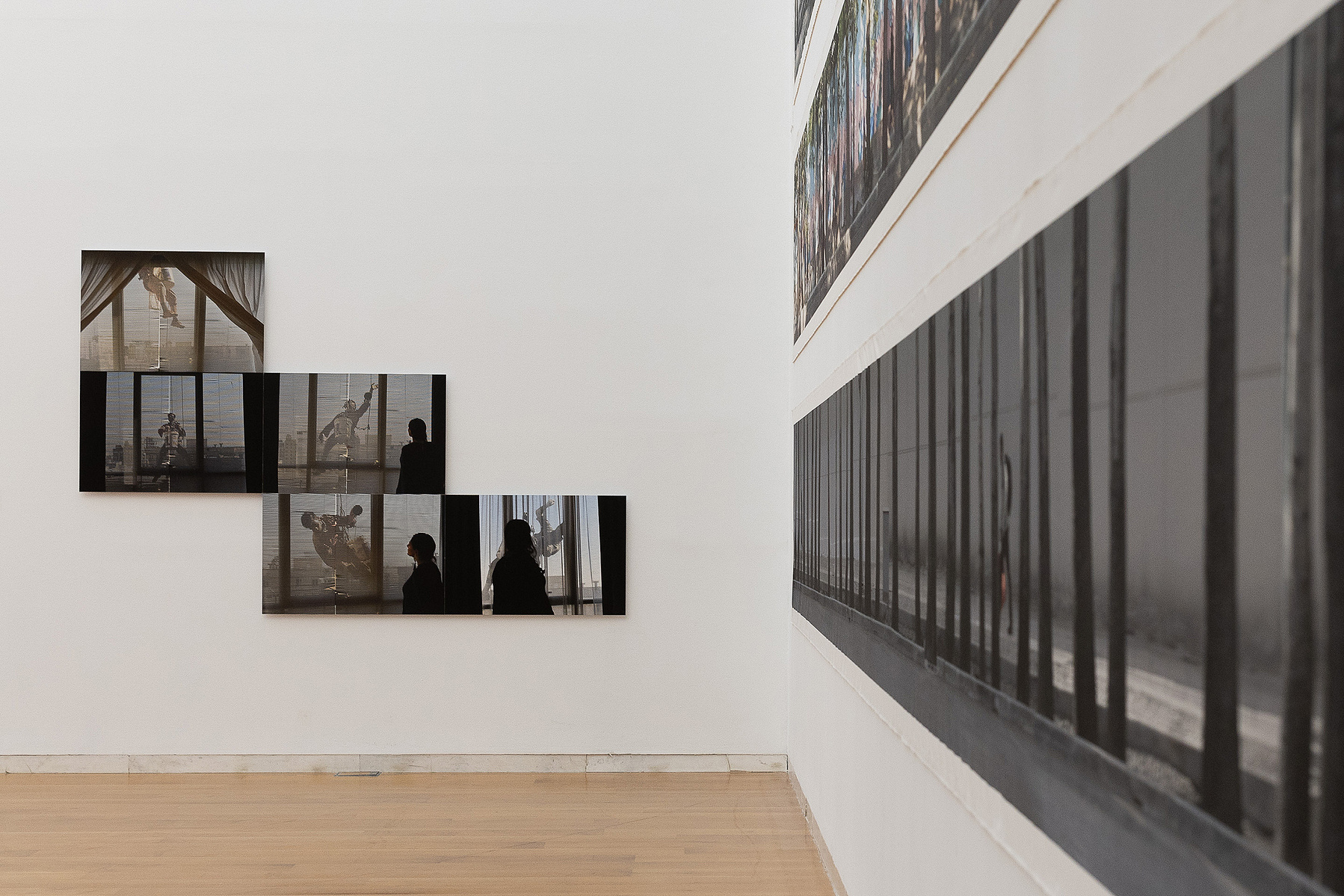 Exposición La Acera, de Asghar Farhadi, en Santiago de Compostela. Centro Galego de Arte Contemporánea, comisariada por Zara Fernández de Moya
