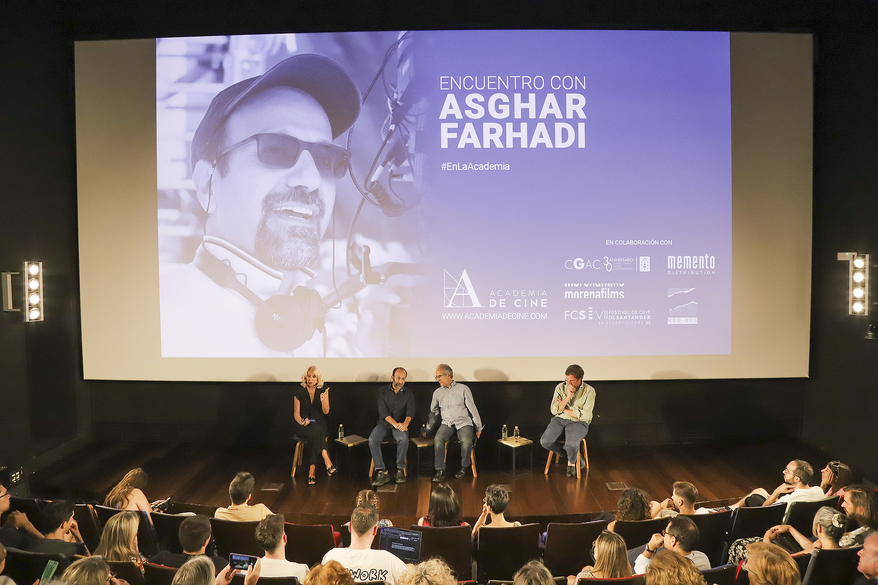 Acto en la Academia de Cine sobre la exposición La Acera, de Asghar Farhadi, comisariada por Zara Fernández de Moya. Fotografía @ Serafín Palazón