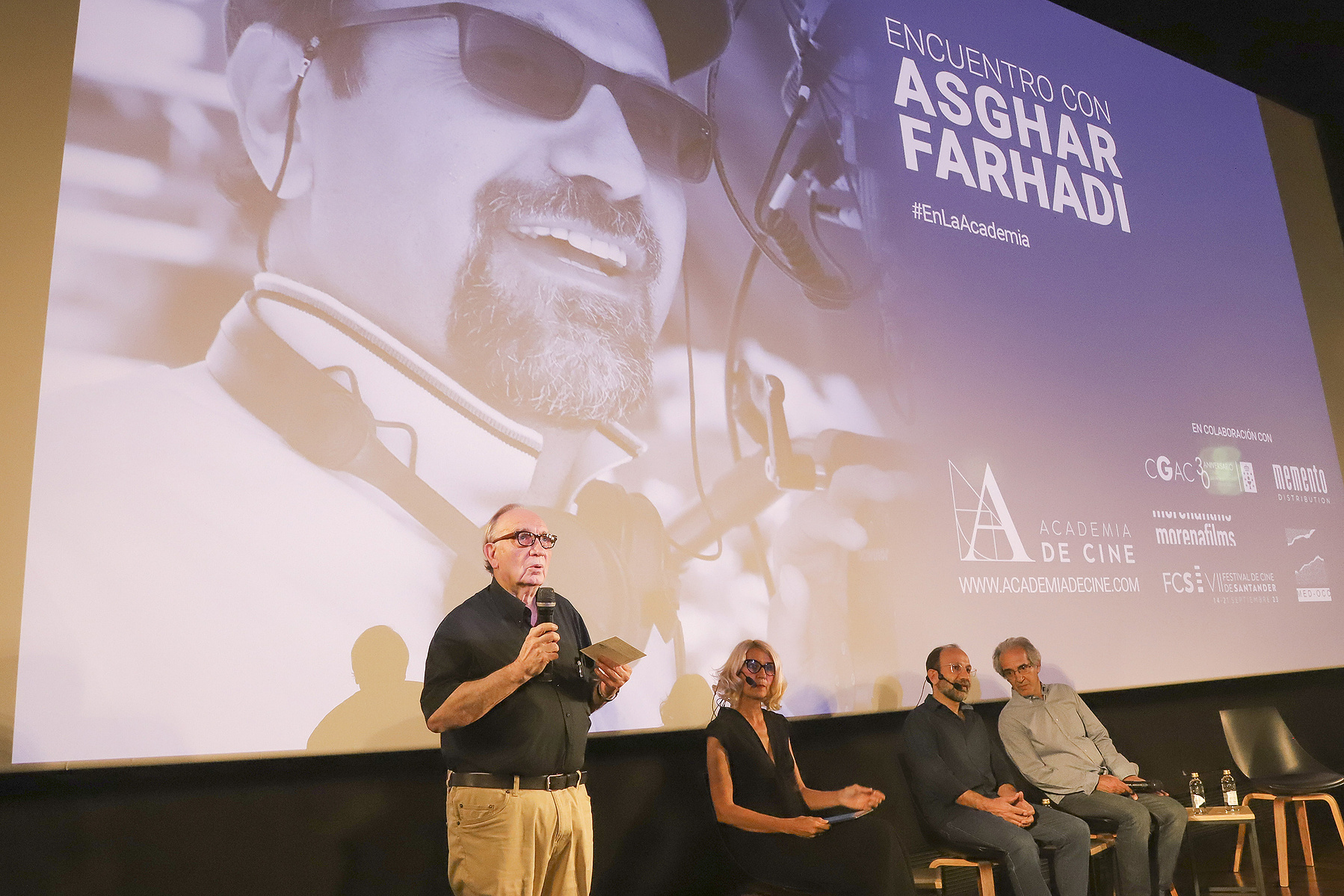 Acto en la Academia de Cine sobre la exposición La Acera, de Asghar Farhadi, comisariada por Zara Fernández de Moya. Fotografía @ Serafín Palazón