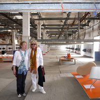Zara Fernández de Moya comisariando a ocho artistas españoles en la Primera Bienal de Casablanca en 2012