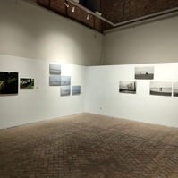 Exposición La Acera, de Asghar Farhadi, en la Alhóndiga de Segovia, comisariada por Zara Fernández de Moya