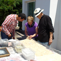 Zara Fernández de Moya comisariando a ocho artistas españoles en la residencia de Artistas de Ifiltry (Marruecos)
