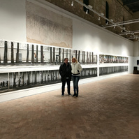 Exposición La Acera, de Asghar Farhadi, en la Alhóndiga de Segovia, comisariada por Zara Fernández de Moya