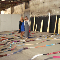 Zara Fernández de Moya comisariando a ocho artistas españoles en la Primera Bienal de Casablanca en 2012