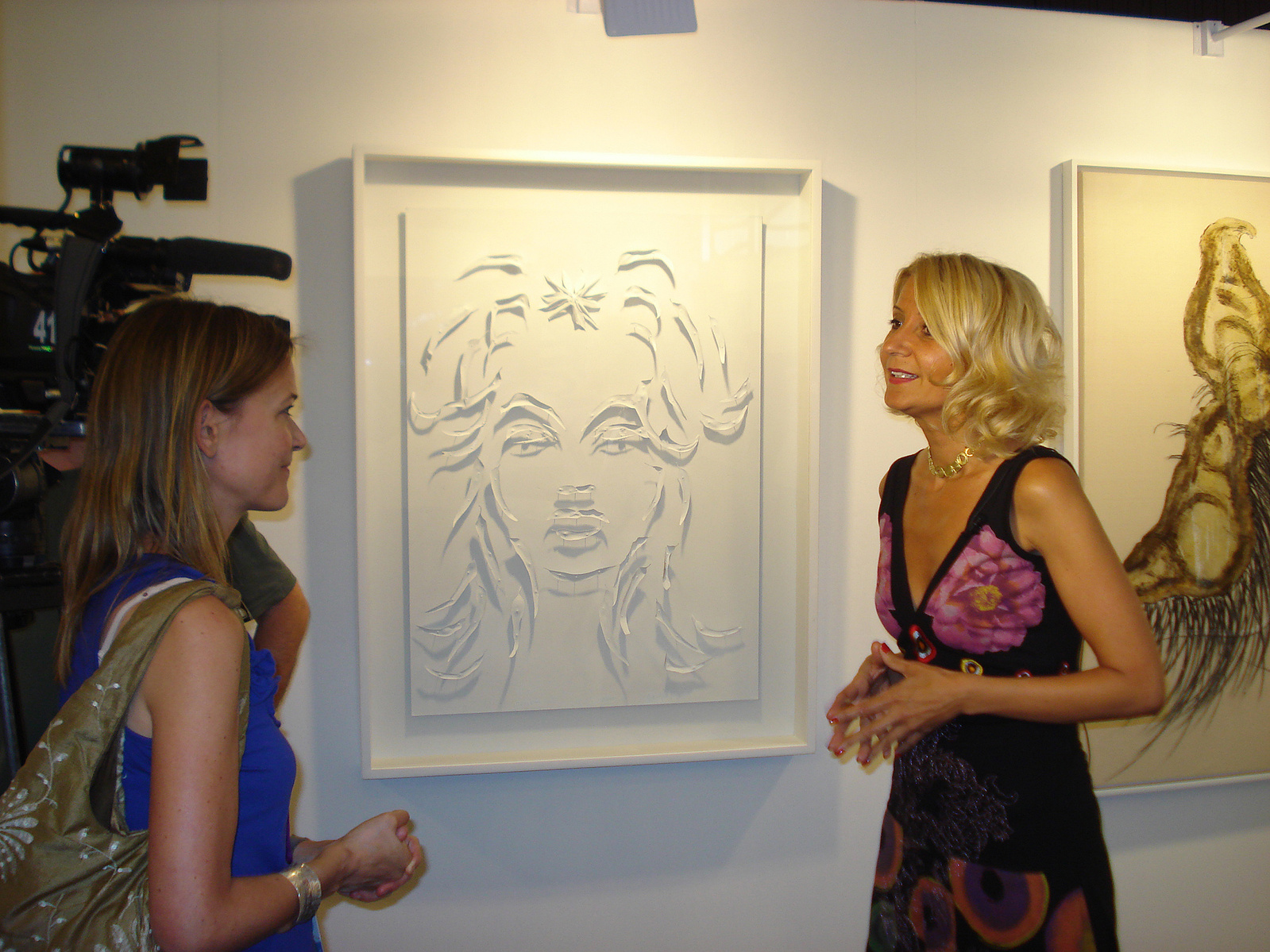 Zara Fernández de Moya comisariando a ocho artistas españoles en la Primera Bienal de Casablanca en 2012