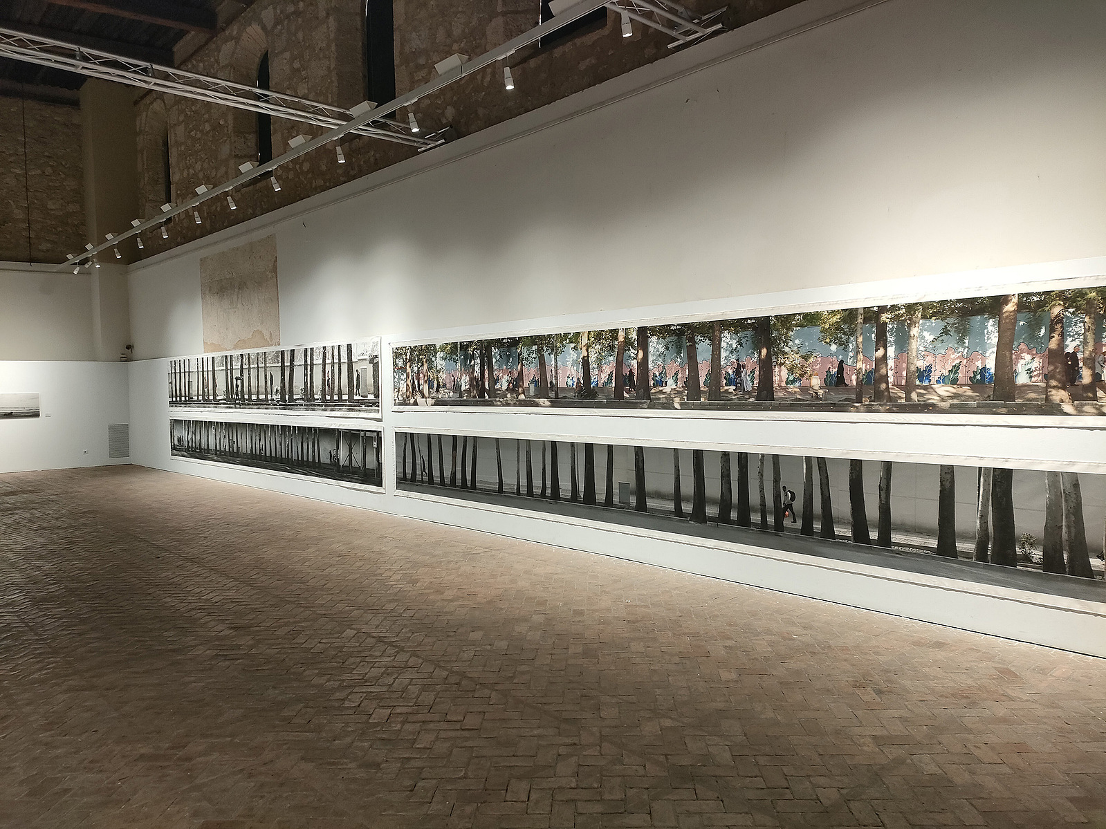 Exposición La Acera, de Asghar Farhadi, en la Alhóndiga de Segovia, comisariada por Zara Fernández de Moya