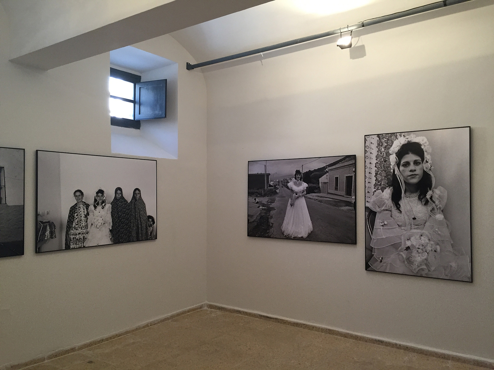 Exposición Miradas Paralelas. Irán-España: fotógrafas en el espejo en La Cárcel de Segovia