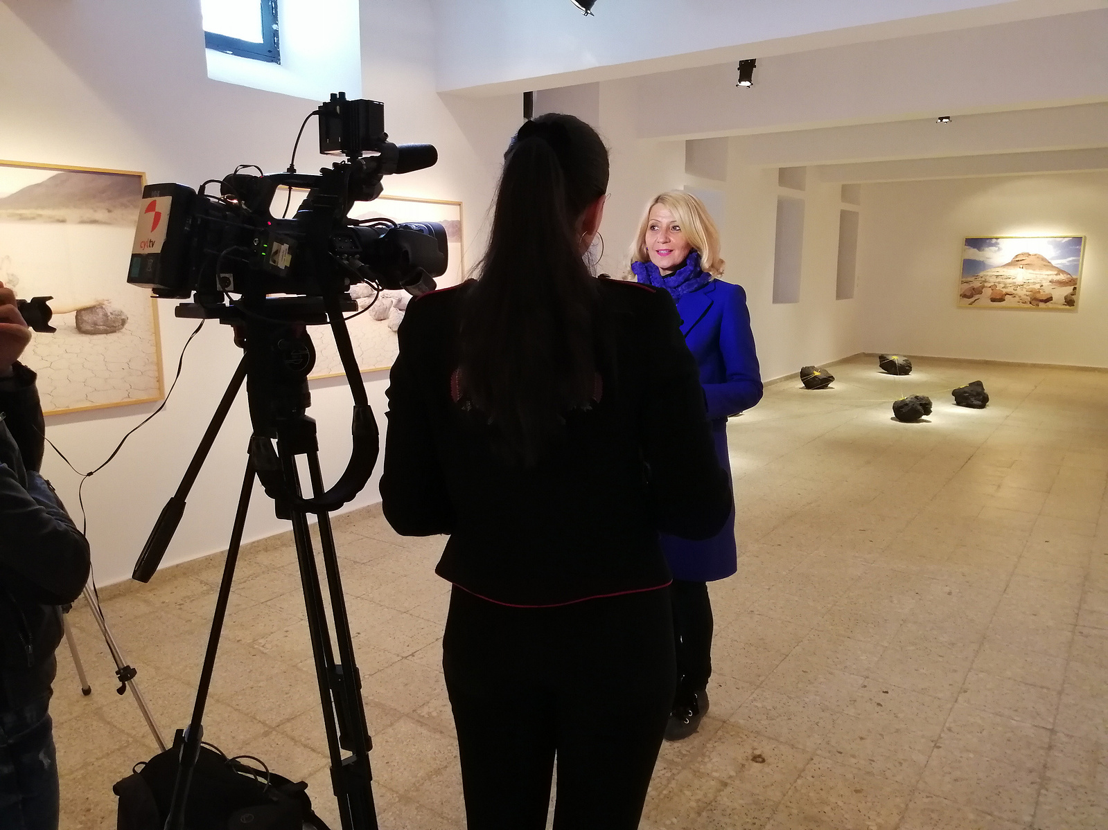 Soledad Córdoba y Zara Fernández de Moya en la exposición "Trilogía del Alma" en la Cárcel de Segovia