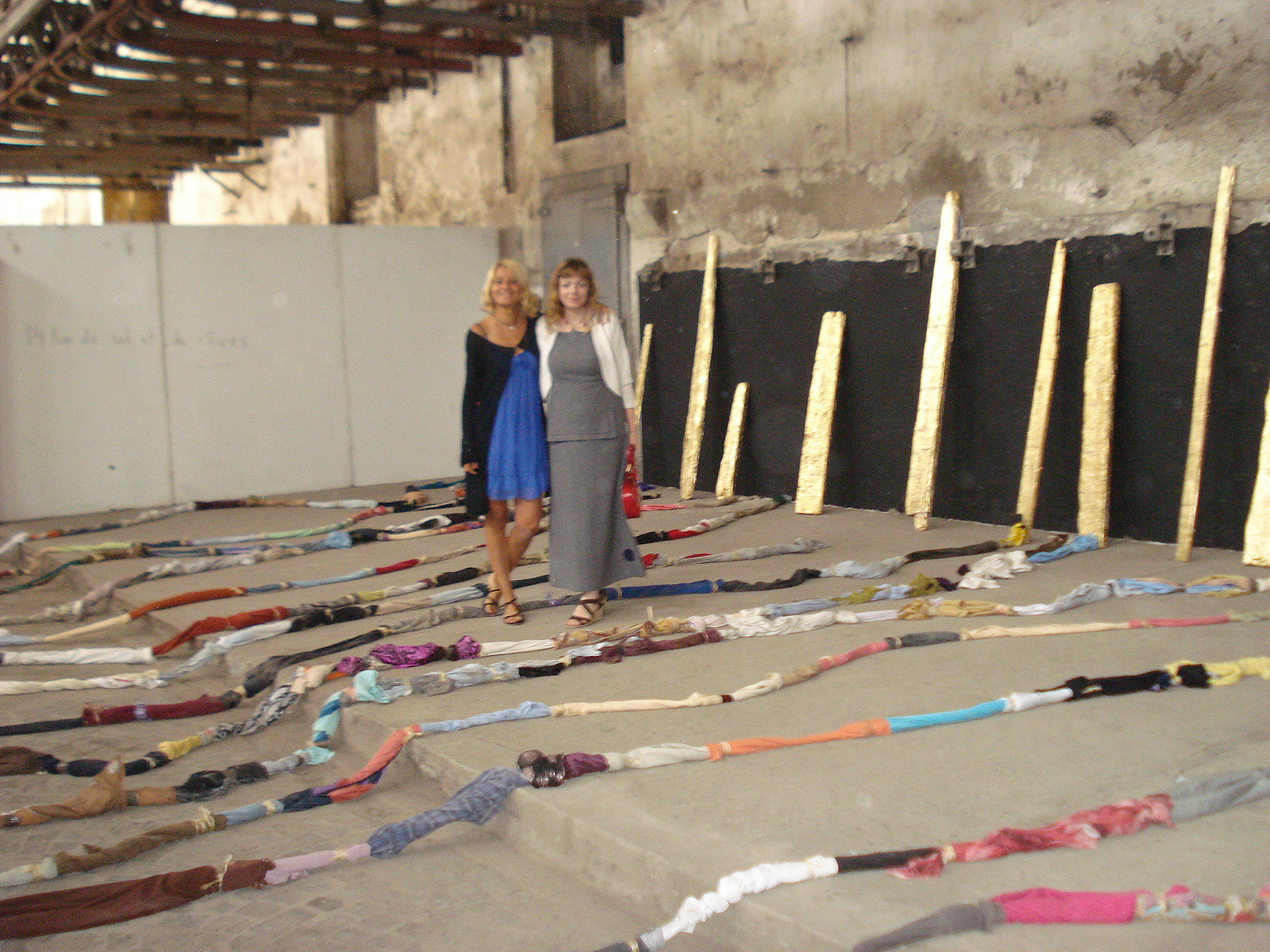 Zara Fernández de Moya comisariando a ocho artistas españoles en la Primera Bienal de Casablanca en 2012