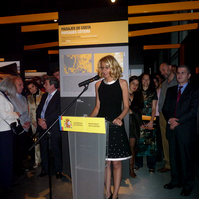 Zara Fernández de Moya junto a los artistas de la exposición Yusur-Puentes: Paisaje y arquitectura en Marruecos y España, que formó parte del programa cultural de la Presidencia española de la Unión Europea