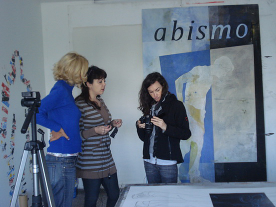 Zara Fernández de Moya comisariando a ocho artistas españoles en la residencia de Artistas de Ifiltry (Marruecos)